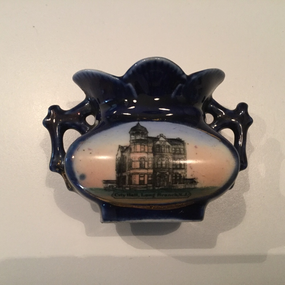 City Hall, Longbrach New Jersey Small Souvenir Ceramic Vase